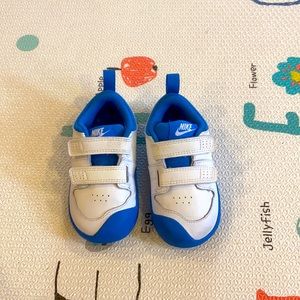 Nike Pico 5 Sneakers Size 7- excellent condition